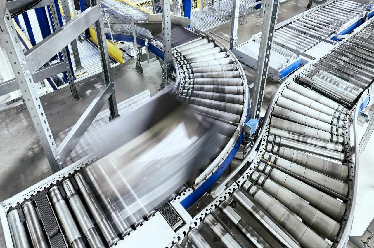 Roller conveyor technology