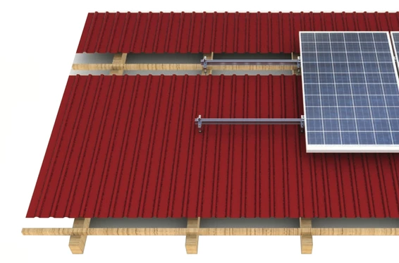 Solarpanel auf Stahldach